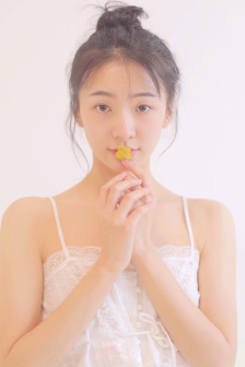 年轻女教师在线播放